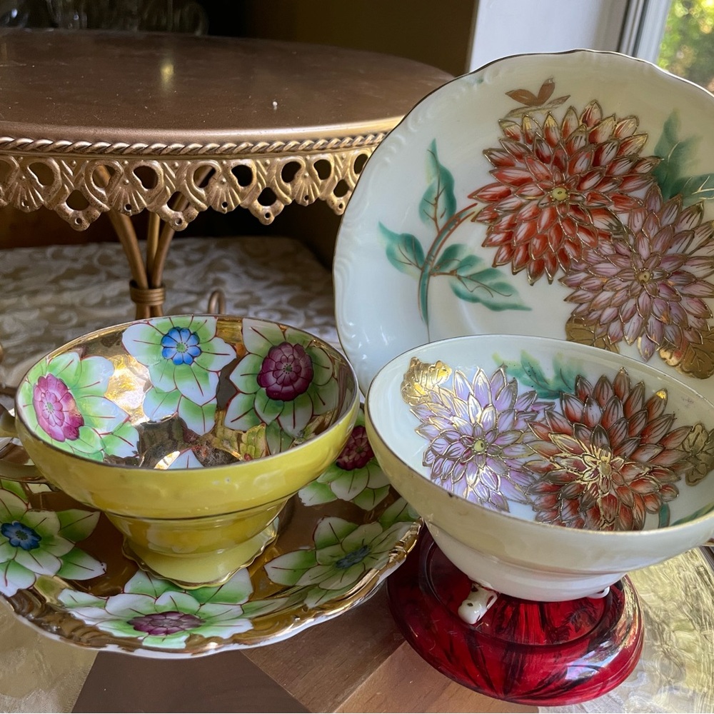 2 Sets Trimont Handcrafted Floral Teacups & Saucers occupied Japan Beautiful Vtg